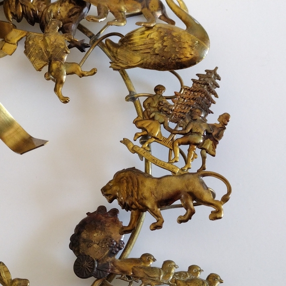 VTG All Holiday Season Brass Wreath - Picture 12 of 13